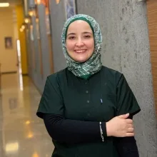 Dt. Fatma Zehra Sevim — Diş Hekimi, Osmangazi, Bursa. Portre fotoğrafı.