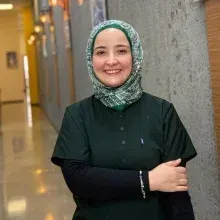 Dt. Fatma Zehra Sevim — Diş Hekimi, Osmangazi, Bursa. Portre fotoğrafı.