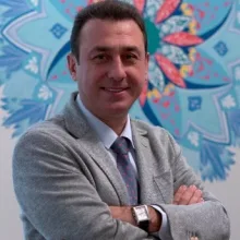 Op. Dr. Hakan Çoker — Kadın Hastalıkları Ve Doğum, İstanbul. Portre fotoğrafı.