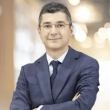 Uzm. Dr. Burçin İşcan. Portre fotoğrafı.