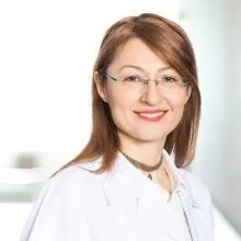 Doç. Dr. Duygu Övünç Hacıhamdioğlu — Çocuk Nefrolojisi, Kadıköy, İstanbul. Portre fotoğrafı.
