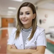 Uzm. Dr. Afat Gafarova/Garayeva — Kardiyoloji, Çiğli, İzmir. Portre fotoğrafı.