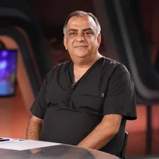 Dr. Mehmet Çelikel — İstanbul. Portre fotoğrafı.