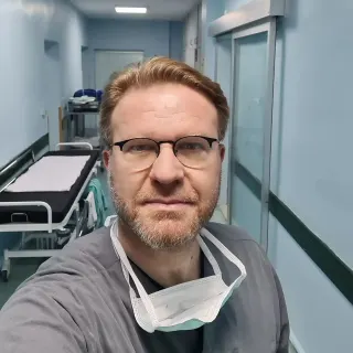 Prof. Dr. Cenk Eray Yıldız profilinde yer alan galeri fotoğrafı.