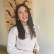 Psk. Emel Kezban Esen — Psikoloji, Denizli. Portre fotoğrafı.