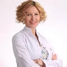 Uzm. Dr. Çiğdem Çemberci — İstanbul. Portre fotoğrafı.