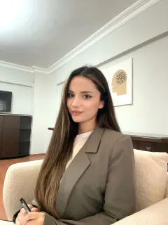 Kl. Psk. Suzan Aksoy profilinde yer alan galeri fotoğrafı.