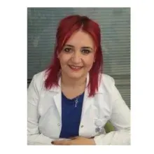 Dt. Elif Nurhak Erdal — Diş Hekimi, İstanbul. Portre fotoğrafı.