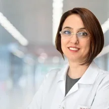 Op. Dr. Filiz Kavi Seçen — Kadın Hastalıkları Ve Doğum, Seyhan, Adana. Portre fotoğrafı.