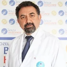 Op. Dr. Ömer Sökmen — Beyin Ve Sinir Cerrahisi, İstanbul. Portre fotoğrafı.