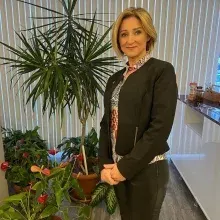Op. Dr. Mehtap Şentürk Çiçek — Kadın Hastalıkları Ve Doğum, İstanbul. Portre fotoğrafı.