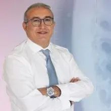 Prof. Dr. Levent Çelik — Radyoloji, İstanbul. Portre fotoğrafı.