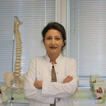 Uzm. Dr. Yasemin Güleşan — Fiziksel Tıp Ve Rehabilitasyon, Küçükçekmece, İstanbul. Portre fotoğrafı.