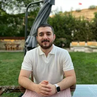 Dkt. Fatih İnal — Dil ve Konuşma Terapisi, Karabük. Portre fotoğrafı.