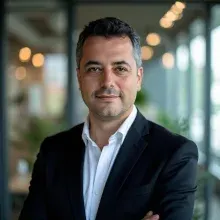 Doç. Dr. Ender Sir — Keçiören, Ankara. Portre fotoğrafı.