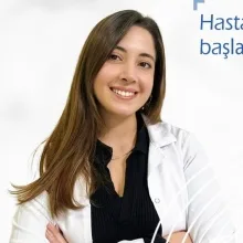 Kl. Psk. Esra Kılınç Yıldırım — Psikoloji, İstanbul. Portre fotoğrafı.