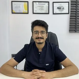 Dt. Mehmet Mekik — Diş Hekimi, Şanlıurfa. Portre fotoğrafı.