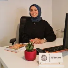 Dyt. Ayşe Sümeyye Dursun — Diyetisyen, Başakşehir, İstanbul. Portre fotoğrafı.