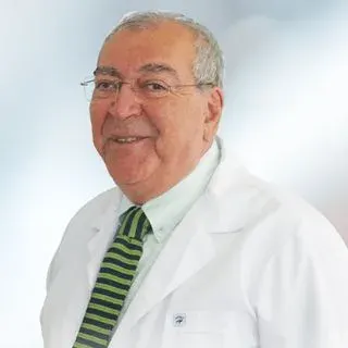 Uzm. Dr. Cemal Yalçın Ergezer — Psikiyatri, İstanbul. Portre fotoğrafı.