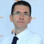 Doç. Dr. Hakan Sakallı — Tıbbi Onkoloji, Çukurova, Adana. Portre fotoğrafı.