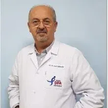 Uzm. Dr. Esat Güngör — İç Hastalıkları, Pendik, İstanbul. Portre fotoğrafı.