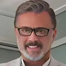 Uzm. Dr. Kerem Baykal — Dermatoloji, İstanbul. Portre fotoğrafı.