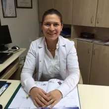Dr. Dt. Deniz Gencer — Ankara. Portre fotoğrafı.
