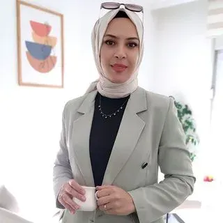 Psk. Zehra Yalçın — Psikoloji, Kayseri. Portre fotoğrafı.