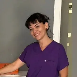 Uzm. Dt. Ayça Şebnem Çakır — Balıkesir. Portre fotoğrafı.