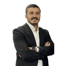 Psk. Oğuz Alperen Kaya — Psikoloji, İstanbul. Portre fotoğrafı.