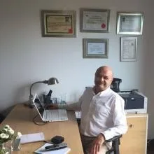Doç. Dr. Adnan Gökçel — Tuzla, İstanbul. Portre fotoğrafı.