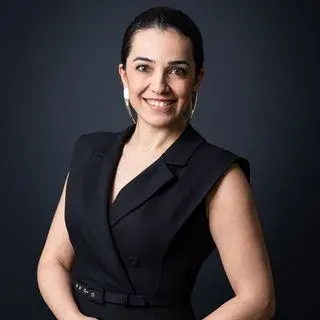 Op. Dr. Pınar Türk — Kadın Hastalıkları Ve Doğum, Bursa. Portre fotoğrafı.