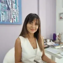 Uzm. Dr. Nurmine Umdu — Fiziksel Tıp Ve Rehabilitasyon, İstanbul. Portre fotoğrafı.
