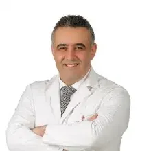 Uzm. Dr. Erol Comart — Çocuk Sağlığı Ve Hastalıkları, Osmangazi, Bursa. Portre fotoğrafı.
