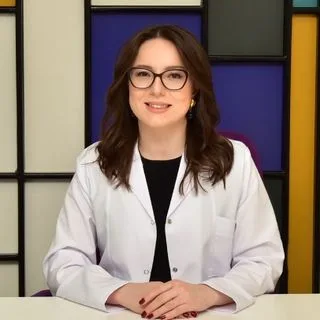 Op. Dr. Hümeyra Demirkıran — Kadın Hastalıkları Ve Doğum, Tekirdağ. Portre fotoğrafı.