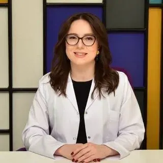 Op. Dr. Hümeyra Demirkıran — Kadın Hastalıkları Ve Doğum, Tekirdağ. Portre fotoğrafı.