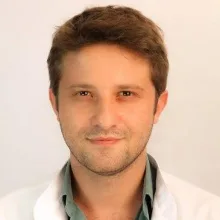 Op. Dr. Ahmet Erdem Kılavuz — Kulak Burun Boğaz, Sarıyer, İstanbul. Portre fotoğrafı.