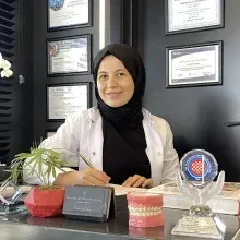 Uzm. Dt. Ayşe Menzek Yıldırım — Konya. Portre fotoğrafı.