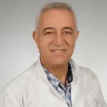 Dt. Fatih Kaçan — Diş Hekimi, Karabağlar, İzmir. Portre fotoğrafı.