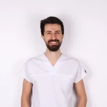 Dt. Taner Kurt — Diş Hekimi, Batman. Portre fotoğrafı.