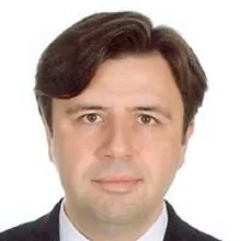 Prof. Dr. Aydın Aydoseli — Beyin Ve Sinir Cerrahisi, İstanbul. Portre fotoğrafı.