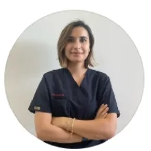 Dt. Ecenaz Kök — Diş Hekimi, Antalya. Portre fotoğrafı.