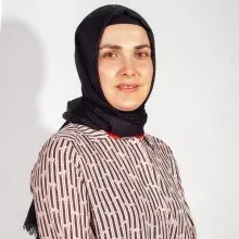 Uzm. Dr. Emine Taşyürek — Çocuk ve Ergen Psikiyatrisi, Ankara. Portre fotoğrafı.