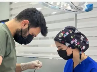 Dt. Faruk Tahsin Işıklar profilinde yer alan galeri fotoğrafı.