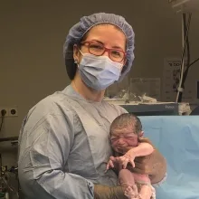 Op. Dr. Şeyma Araz — Kadın Hastalıkları Ve Doğum, İstanbul. Portre fotoğrafı.