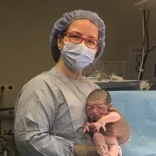 Op. Dr. Şeyma Araz — Kadın Hastalıkları Ve Doğum, İstanbul. Portre fotoğrafı.