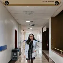 Fzt. Zeynep İstek — Fizyoterapi Ve Rehabilitasyon, Mersin. Portre fotoğrafı.