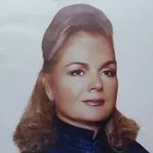 Prof. Dr. Melahat Emine Dönmez — Kadın Hastalıkları Ve Doğum, Şişli, İstanbul. Portre fotoğrafı.