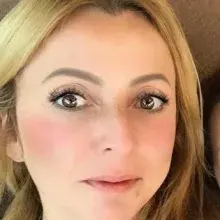 Dt. Hatice Senem Bozkurt — Diş Hekimi, Kuşadası, Aydın. Portre fotoğrafı.