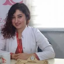 Dyt. Ayşe Sinem Çığır — Diyetisyen. Portre fotoğrafı.